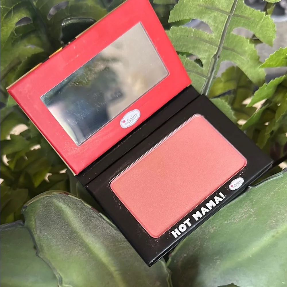 theBalm Hot Mama~Blush and Bronzer Contour Makeup compact